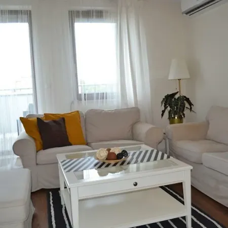 Terrace 77